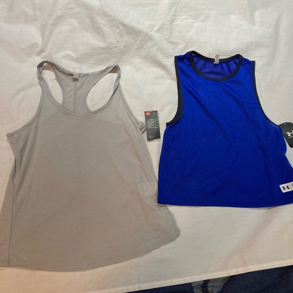 Lot of 2 Women’s Under Armour Run and playback retro tank tops! Size S/M, NWT! - Picture 1 of 7